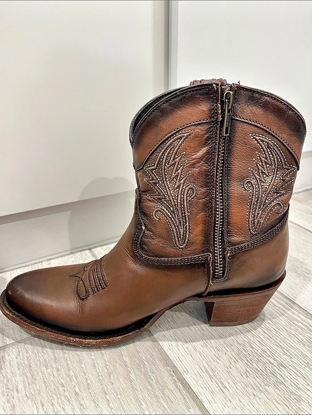 J. B. Dillan Brown Western/Cowboy Brown Heeled Boots Women’s 8.5